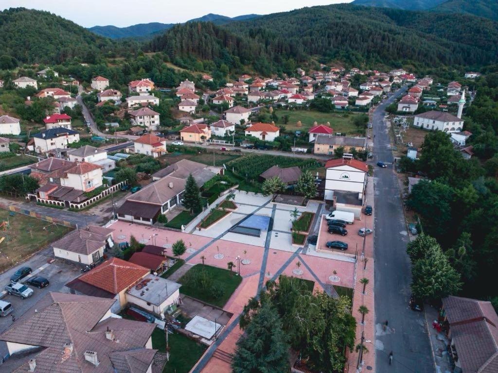 Бялата Къща Hotel Kirkovo  Exterior photo